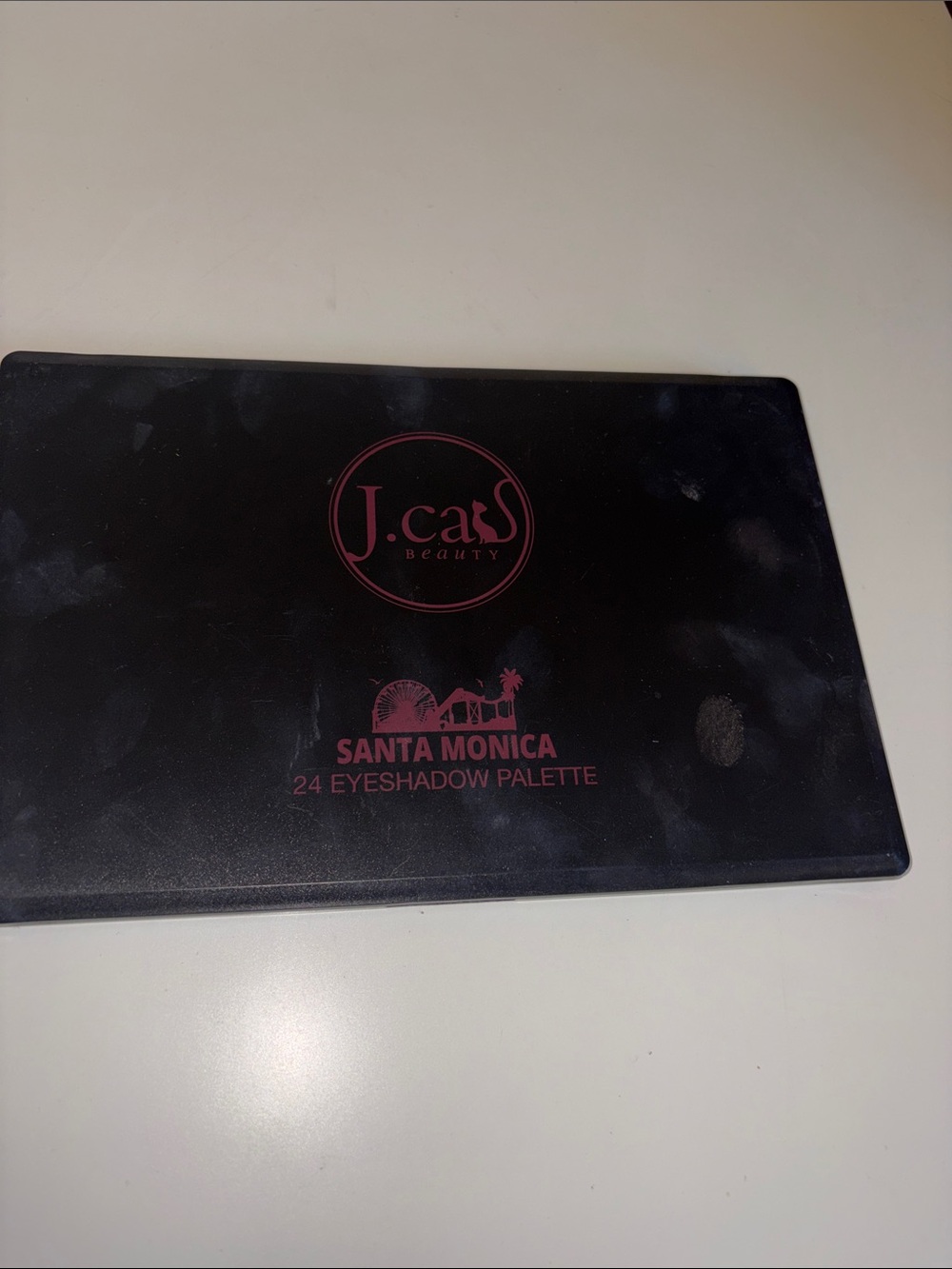 Santa Monica 24 Eyeshadow Palette - Black
